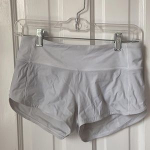 Lululemon White Speed Up Shorts Size 2 and 2.5 in.